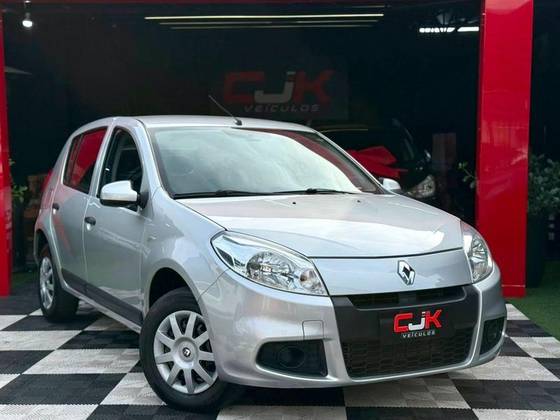 RENAULT SANDERO 1.0 EXPRESSION 16V FLEX 4P MANUAL RENAULT SANDERO 1.0 EXPRESSION 16V FLEX 4P MANUAL